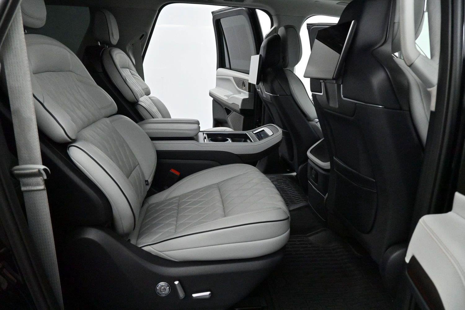 Used 2026 Lincoln Navigator L Black Label AWD/4WD image 46
