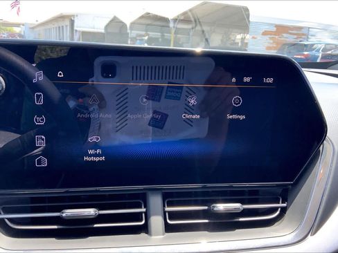 Used 2025 Chevrolet Trax LT FWD image 31