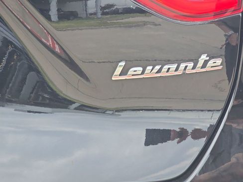 Used 2018 Maserati Levante Base image 37