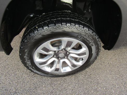 Used 2022 RAM 1500 Limited w/ Off Road Group AWD/4WD image 12