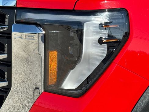Used 2025 GMC Sierra 2500 SLE w/ SLE Convenience Package image 4