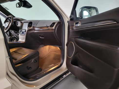 Used 2014 Jeep Grand Cherokee Summit image 24