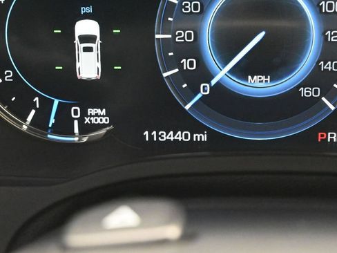 Used 2018 Cadillac Escalade ESV Premium Luxury AWD/4WD image 18