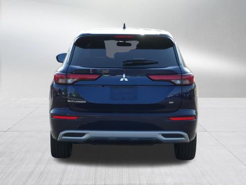 Used 2023 Mitsubishi Outlander SE AWD/4WD image 4