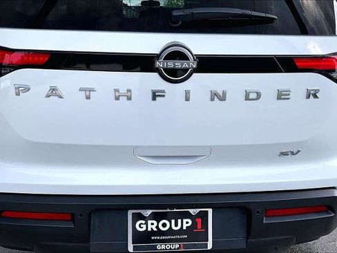 Used 2022 Nissan Pathfinder SV FWD image 10
