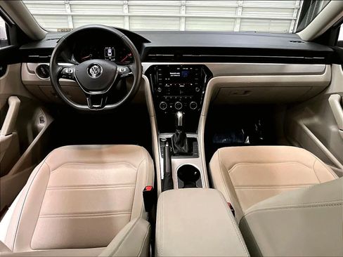 Used 2021 Volkswagen Passat 2.0T SE w/ Luggage Net & Mats Package image 12