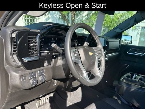 Used 2023 Chevrolet Silverado 1500 LT AWD/4WD image 11