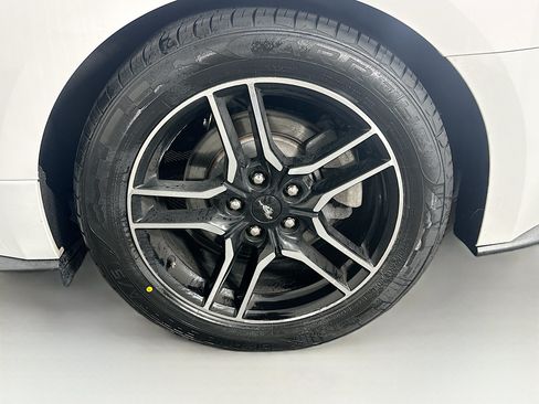 Used 2020 Ford Mustang Premium RWD image 11