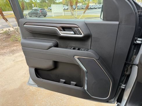 Used 2025 GMC Sierra 1500 SLT image 22