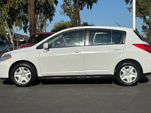 Used 2011 Nissan Versa 1.8 S FWD image 8