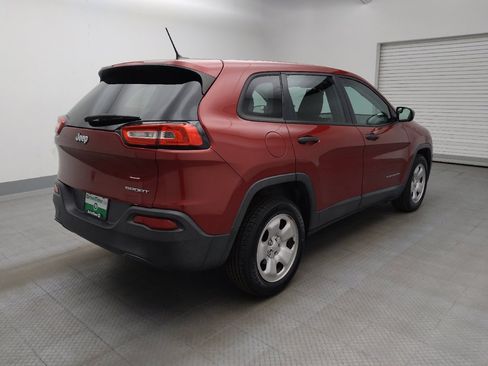 Used 2017 Jeep Cherokee Sport FWD image 9
