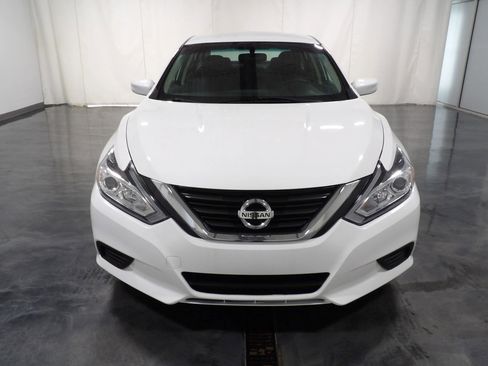 Used 2017 Nissan Altima 2.5 S w/ Power Driver Seat Package image 2