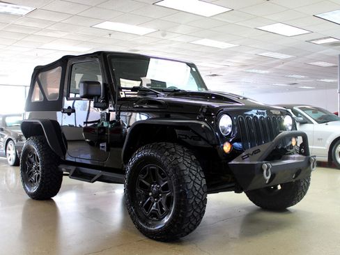 Used 2017 Jeep Wrangler Sport image 2