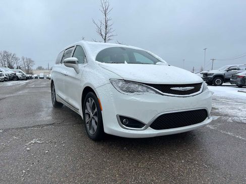 Certified 2020 Chrysler Pacifica Limited image 7