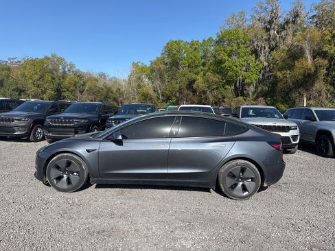 Used 2023 Tesla Model 3 Standard Range image 2