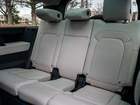 Used 2023 Land Rover Defender 130 First Edition image 18