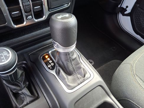 Used 2025 Jeep Wrangler Unlimited Sahara w/ Safety Group image 14