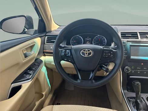 Used 2016 Toyota Camry LE FWD image 30