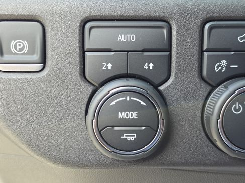 Used 2024 Chevrolet Silverado 1500 LT AWD/4WD image 32