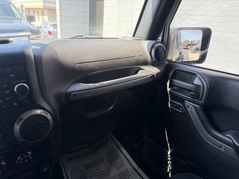 Used 2016 Jeep Wrangler Unlimited Sport image 17