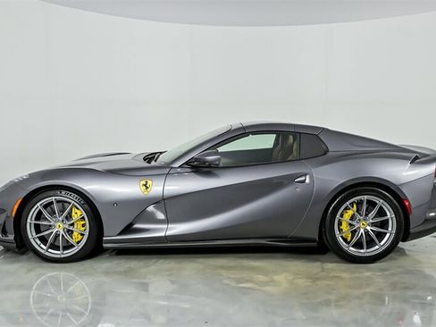 Used 2023 Ferrari 812 GTS RWD image 34