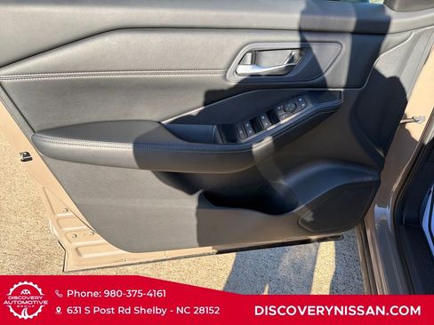 Certified 2025 Nissan Rogue SV w/ SV Premium Package image 11