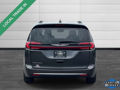 Used 2022 Chrysler Pacifica Touring-L FWD image 4
