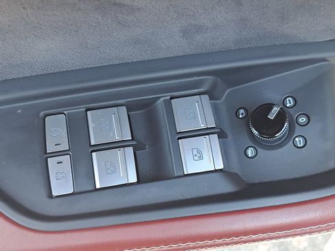 Used 2024 Audi SQ8 e-tron Premium Plus w/ Black Optic Package image 30