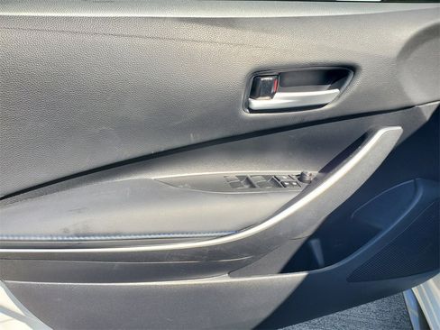 Used 2021 Toyota Corolla SE image 17