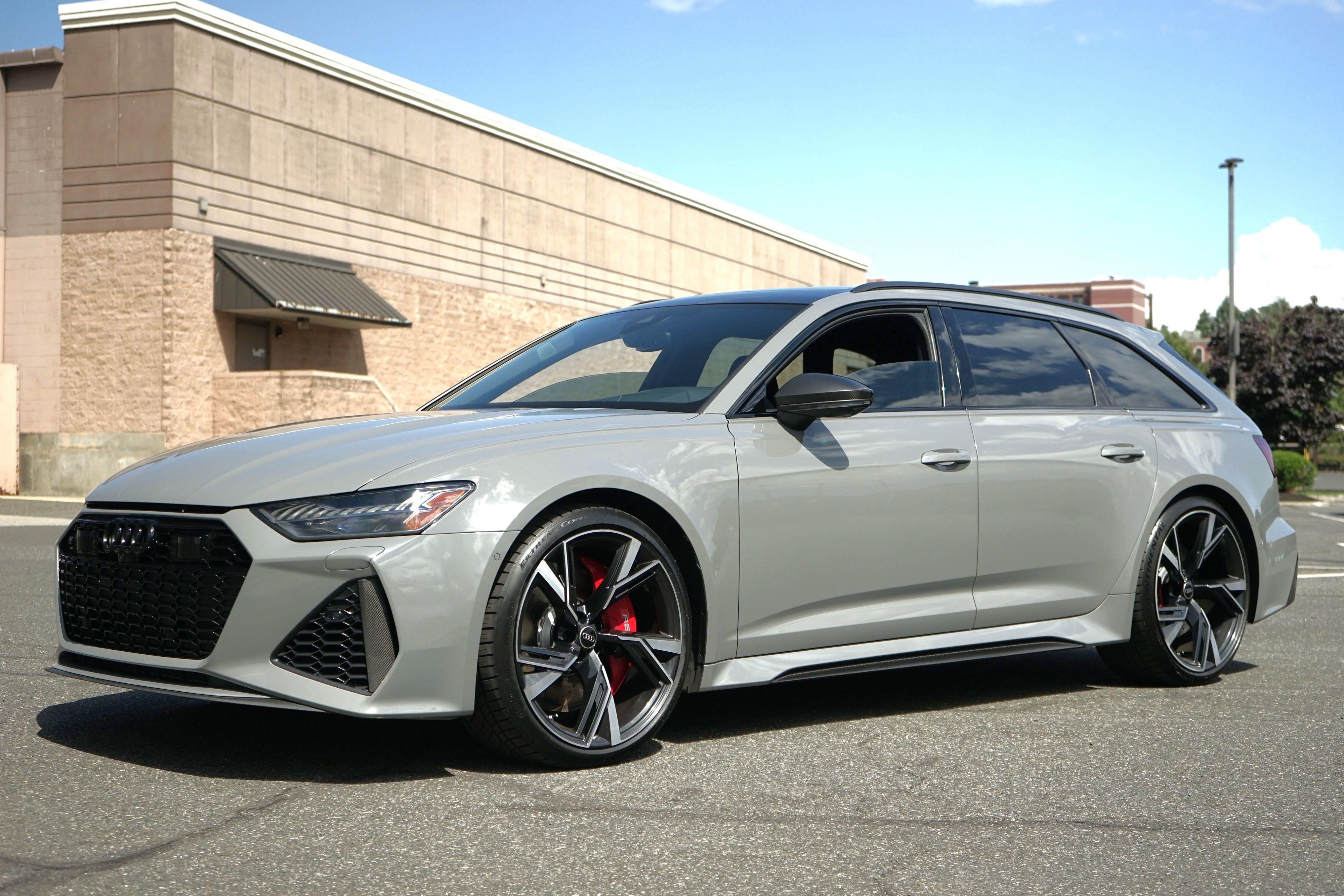 Used 2022 Audi RS 6 AWD/4WD image 2