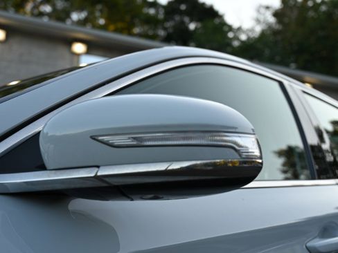 Used 2022 Genesis G70 2.0T w/ Prestige Package image 13