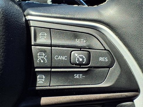 Used 2022 Jeep Grand Cherokee L Limited w/ Luxury Tech Group II AWD/4WD image 23