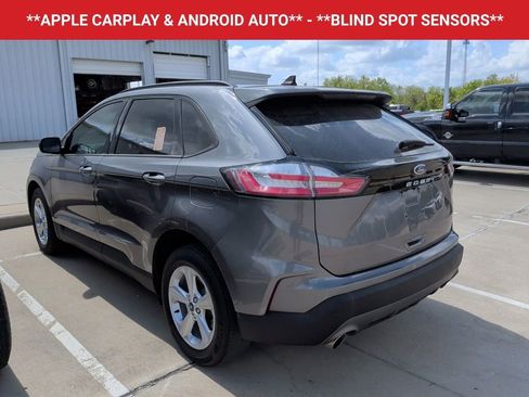 Used 2021 Ford Edge SE image 5
