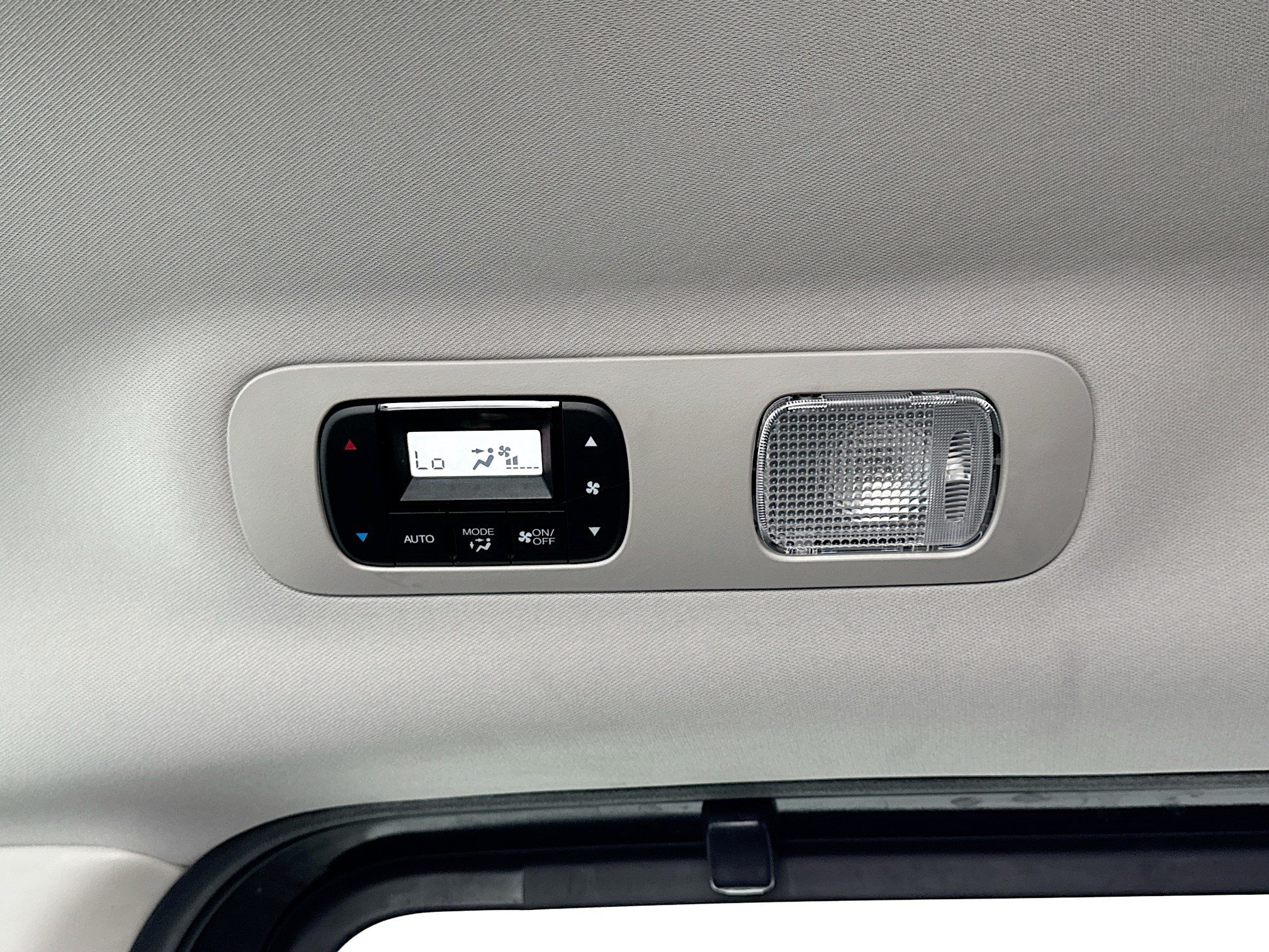 Used 2025 Honda Odyssey Elite image 18