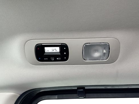 Used 2025 Honda Odyssey Elite image 18