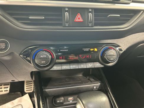 Used 2022 Kia Forte GT-Line w/ GT-Line Premium Package image 17