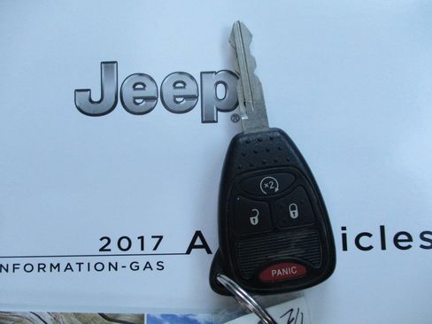Used 2017 Jeep Compass High Altitude image 31