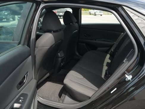 Used 2025 Hyundai Elantra Sport FWD image 15