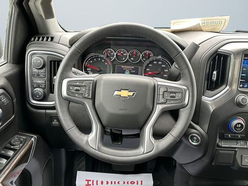 Used 2022 Chevrolet Silverado 1500 LT AWD/4WD image 12