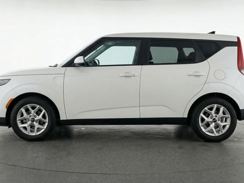 Used 2025 Kia Soul LX w/ LX Technology Package image 5