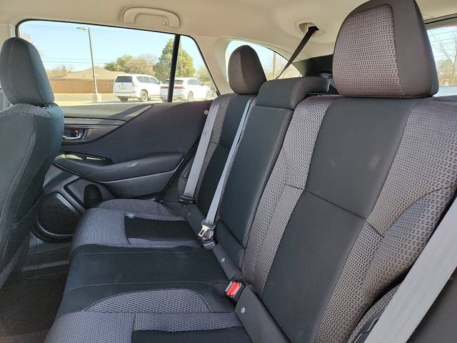 Used 2025 Subaru Outback Premium AWD/4WD image 11