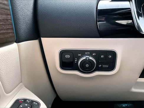 Used 2025 Mercedes-Benz GLA 250 image 36