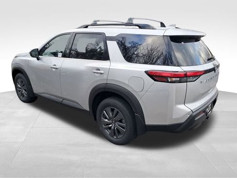 New 2025 Nissan Pathfinder SV w/ SV Premium Package image 3