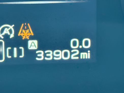 Used 2024 Subaru Crosstrek 2.5i Limited AWD/4WD image 17
