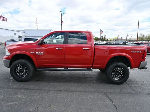 Used 2018 RAM 1500 SLT AWD/4WD image 23
