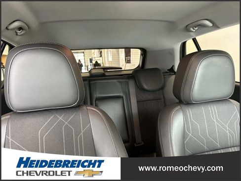 Used 2022 Chevrolet Trax LT w/ LT Convenience Package image 31