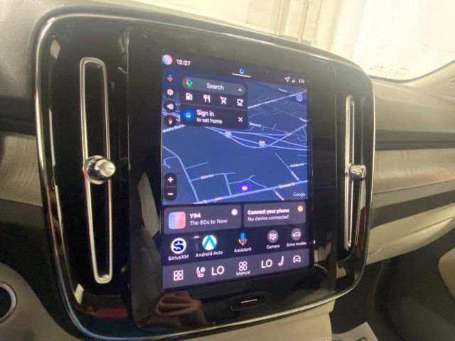 Certified 2026 Volvo XC40 B5 Plus AWD/4WD image 17