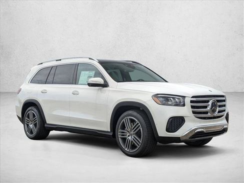 Used 2025 Mercedes-Benz GLS 450 4MATIC image 7