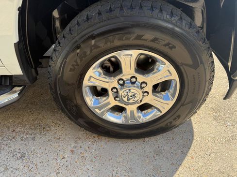 Used 2024 RAM 2500 Big Horn AWD/4WD image 10