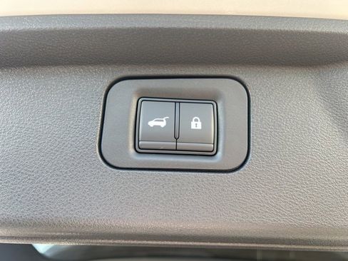 New 2026 Nissan Armada SL w/ Captain's Chari Seat Package image 7